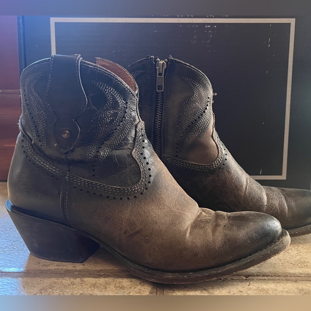 Lucchese 1883 Sabine Bootie